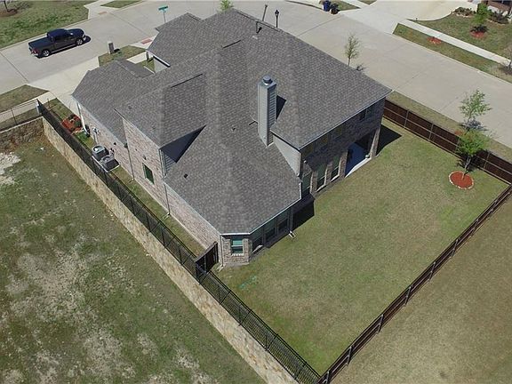 2nd image of 7572 Noquet Ln
