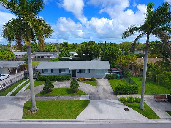 3rd image of 8990 Caribbean Blvd