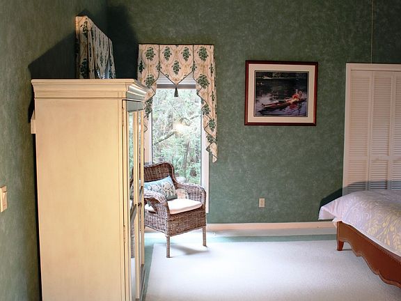 5th image of 26 Marsh Edge Ln