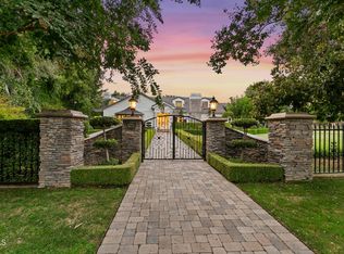 305 Oriole Rd, La Canada Flintridge, CA 91011