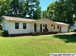403 Mosaic St, Scottsboro, AL 35769