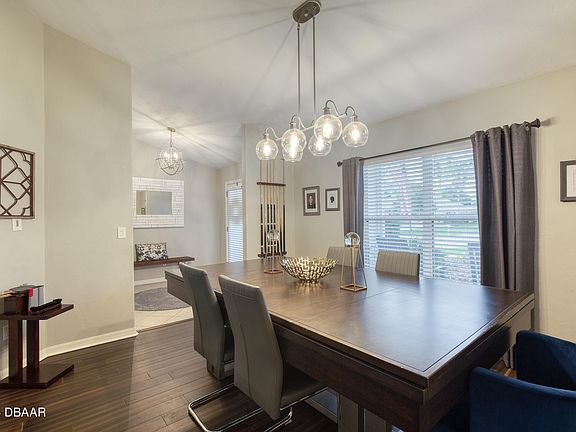 5th image of 31 Clydesdale Dr