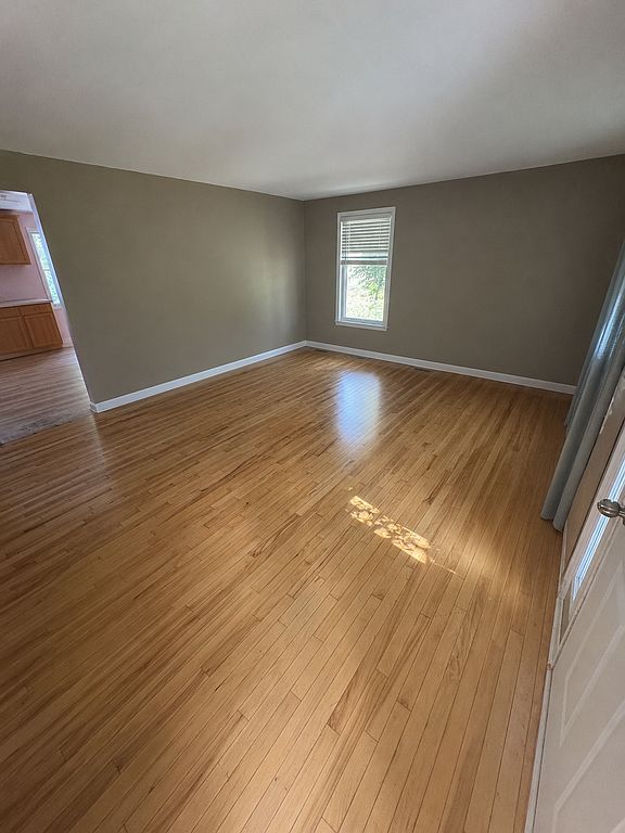 384 Center St - Property Image