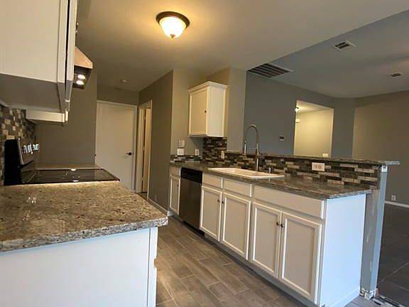 3rd image of 4012 Vinyard Way