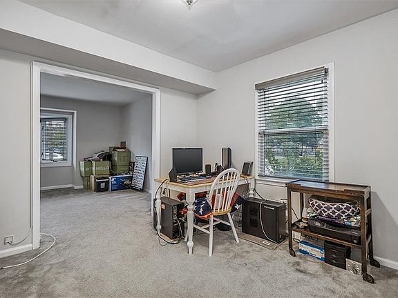 5th image of 146 Alan Dr