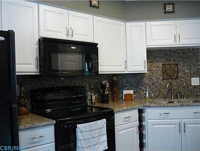 3rd image of 3906 Maidens Larne Dr