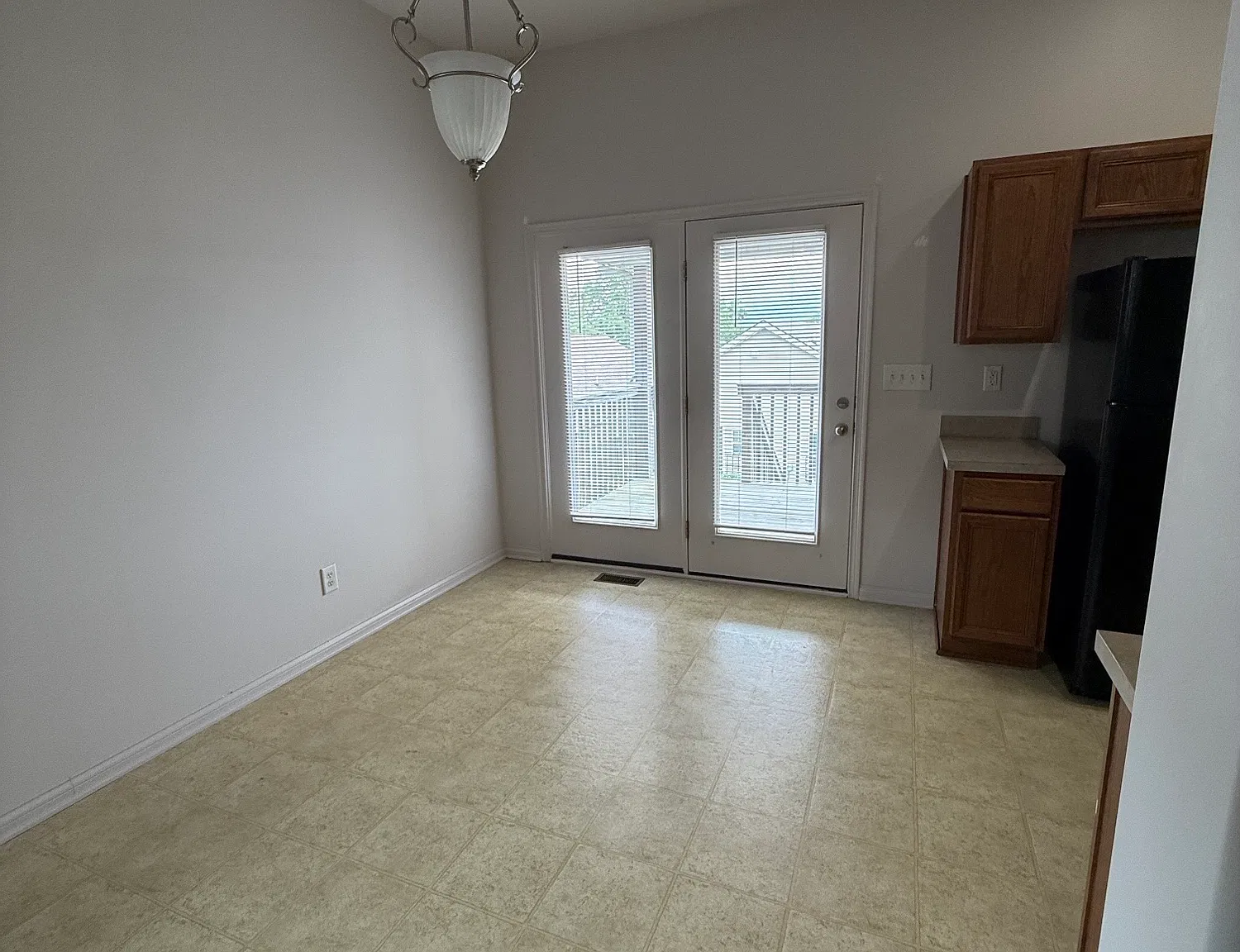 3 bed, 1251 sqft, $2,150 — Photo 3