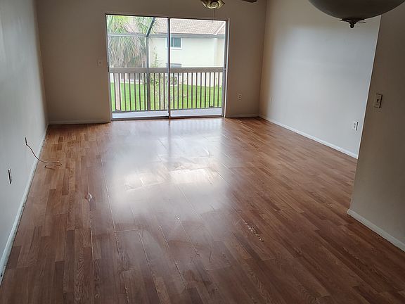 4th image of 2708 Hidden Lake Blvd
