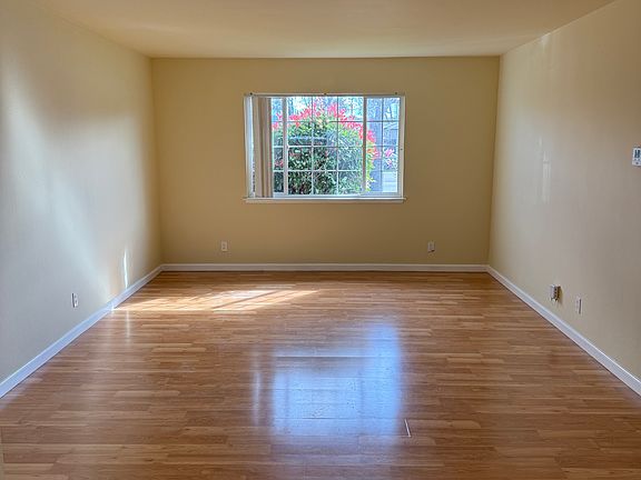 2nd image of 4431 Hamilton Ave APT A