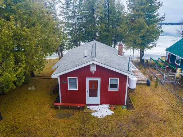 6550 Grand Point Rd, Presque Isle, MI 49777