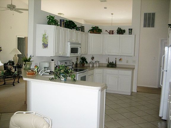 3rd image of 5033 Sawgrass Lake Cir