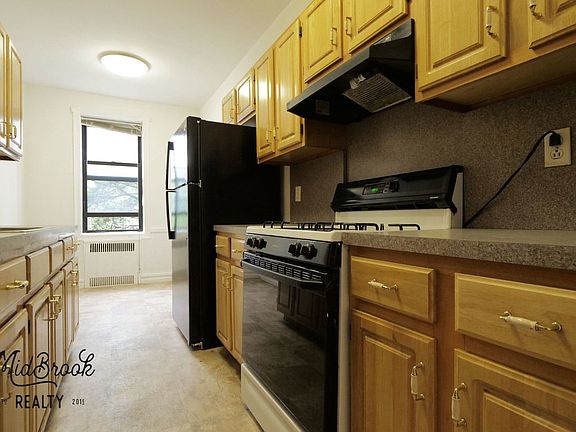 2nd image of 515 Avenue I Ste 2