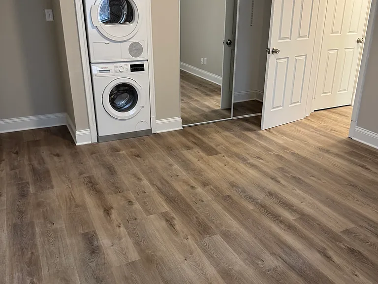 4370 Lindell Blvd #2SE — Photo 11