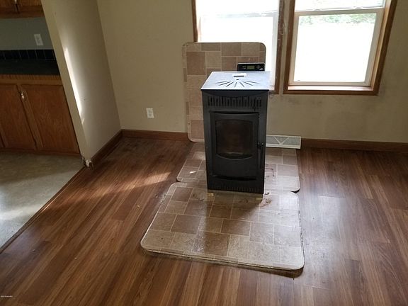 5th image of 4840 113th Ave