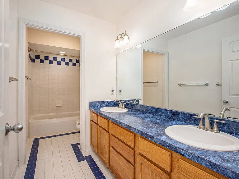 339 Hunters Trl — Photo 13