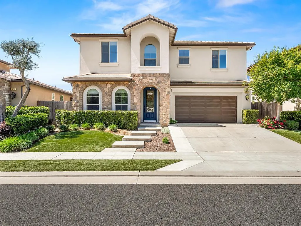 5 bed, 3351 sqft, $4,980 — Photo 1