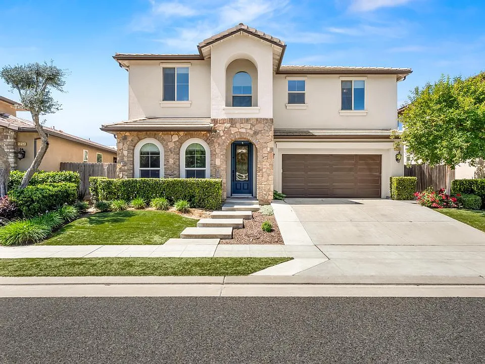 1229 E Via Roma Dr
