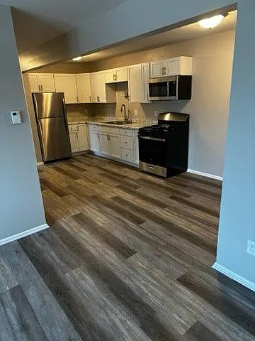 645 Green Bay S #18 — Photo 9