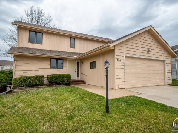2943 SW Woodstock Ln, Topeka, KS 66614