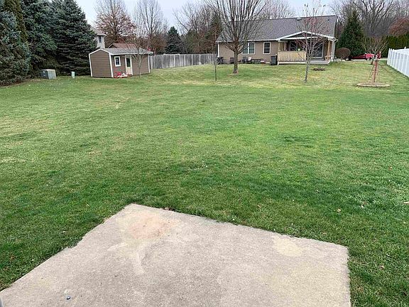 5th image of 222 Tanglewood Dr