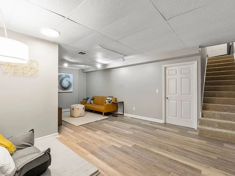1207 Timbers Ln — Photo 29