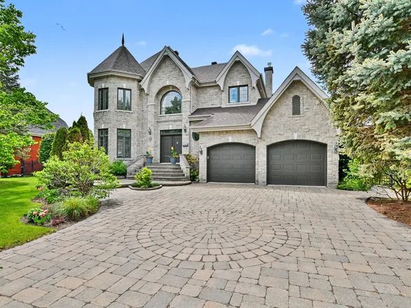 9 Rue Damboise, Blainville, QC J7B 1Y1