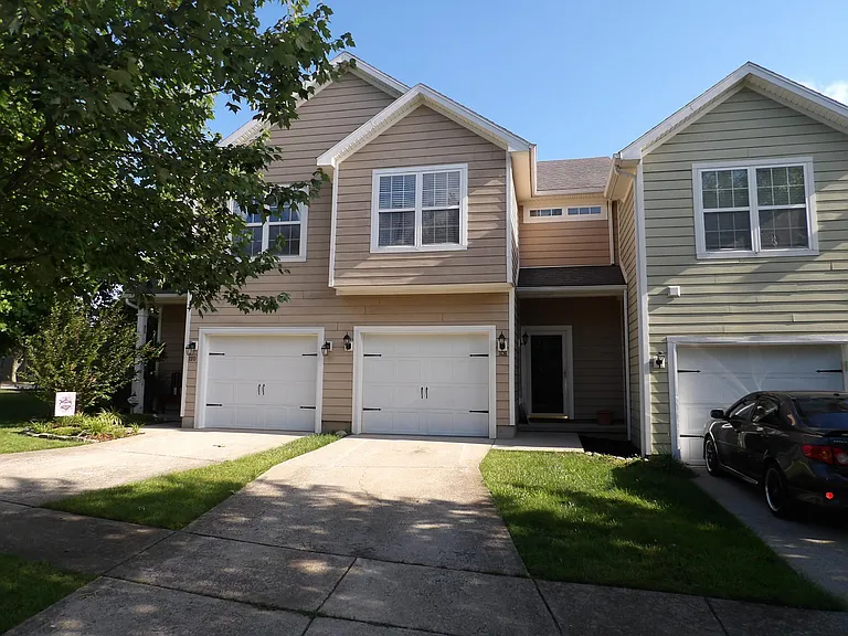 108 Charleston Ct — Photo 1