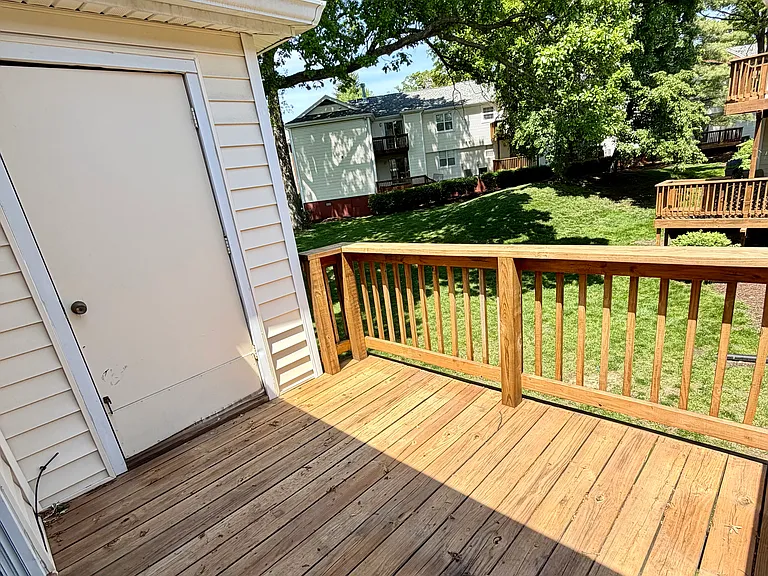 9165 Wrenwood Ln — Photo 3