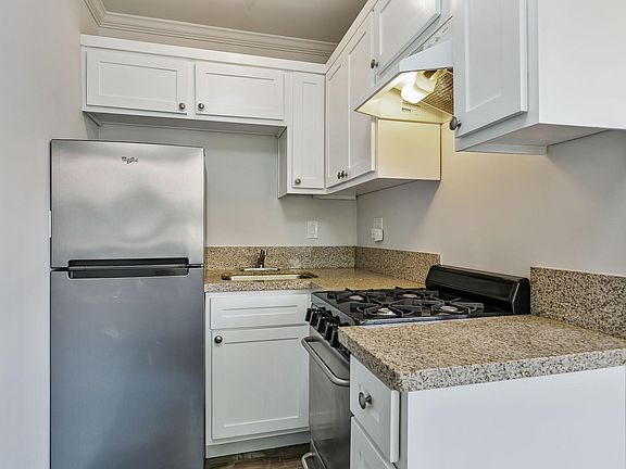 5th image of 1745 N Orange Dr APT 224