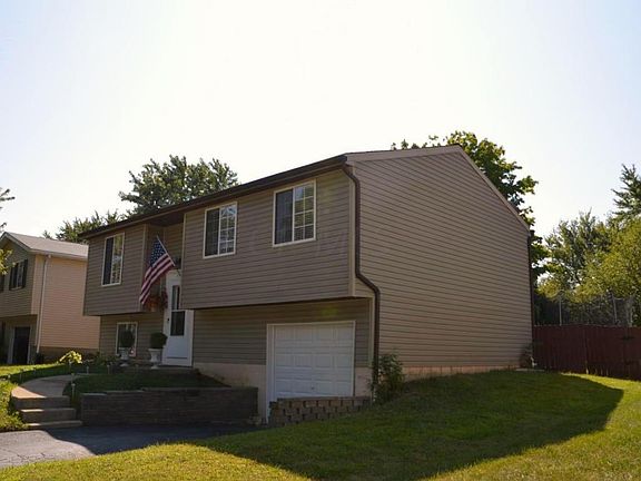 2nd image of 8955 Stillwater Dr