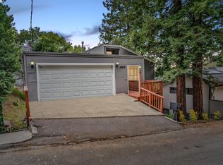 6815 Oakwood Dr, Oakland, CA 94611