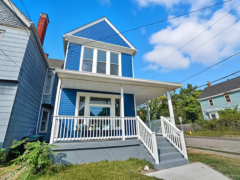 1820 Hewitt Ave — Photo 7