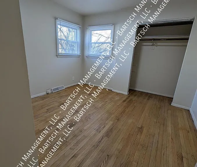 3700 W Kiley Ave — Photo 5