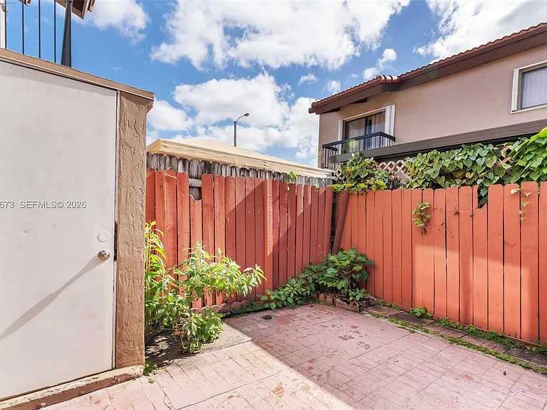 1911 SW 107th Ave #1009 — Photo 38