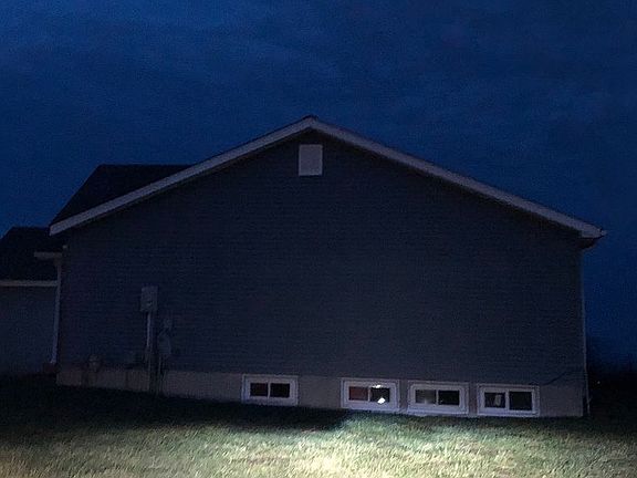 5th image of 18 Broadstone Dr