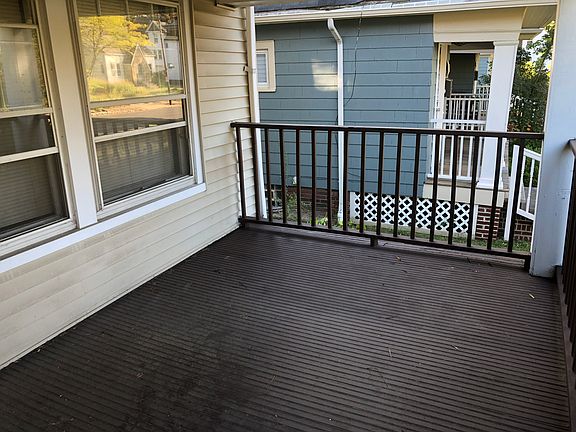 2nd image of 1497 Maple Rd #1499MAPLE1499