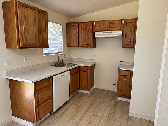 4th image of 5126 SE Henry St #5126