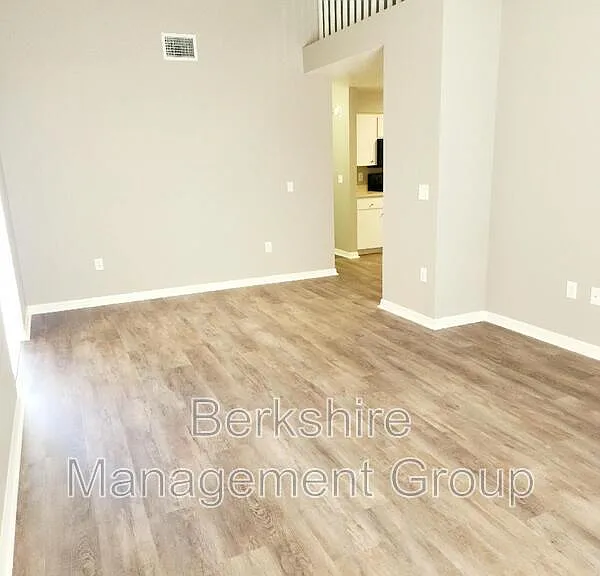 1134 Pogonia Dr — Photo 2