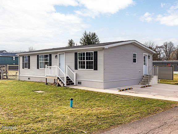 2nd image of 540 Everett St #17