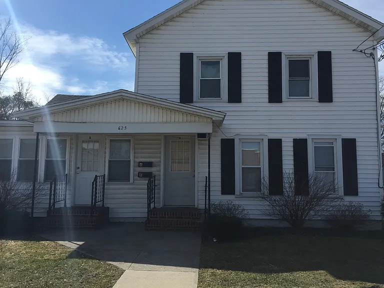 623 Coffeen St #A — Photo 5