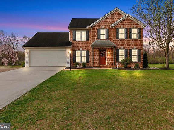2nd image of 221 Putters Cir