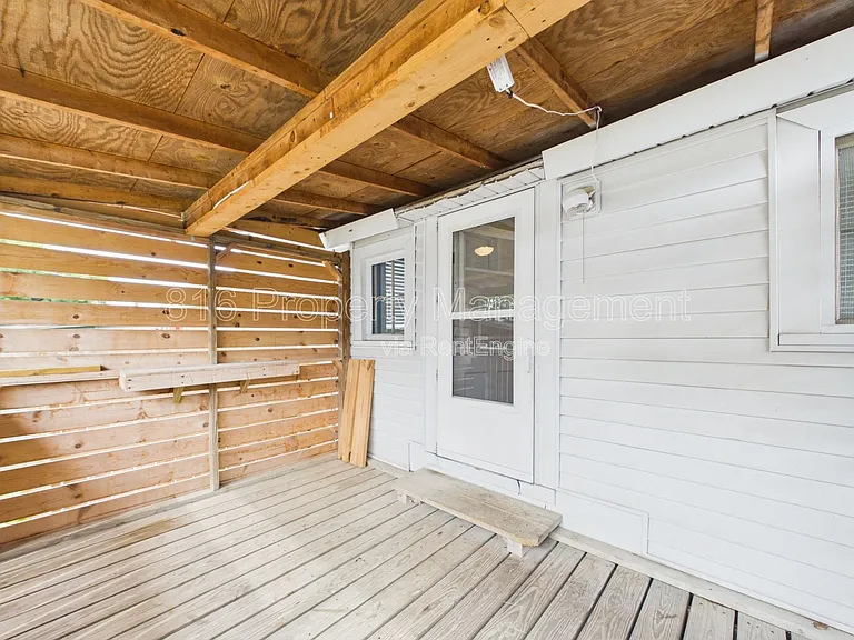 1222 S 40th St — Photo 23
