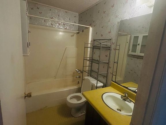 4th image of 418 Woodland Hills Cir