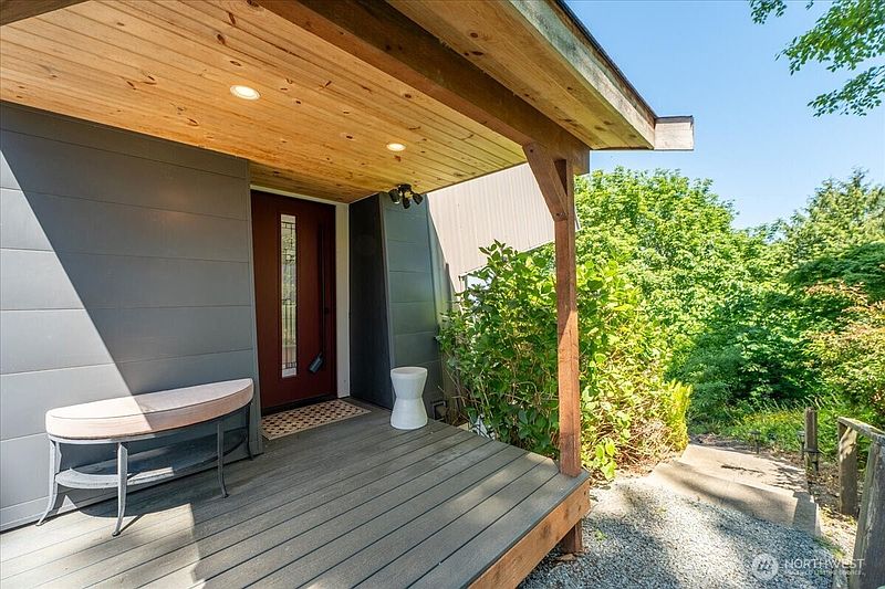 2nd image of 1857 Cascade View Drive