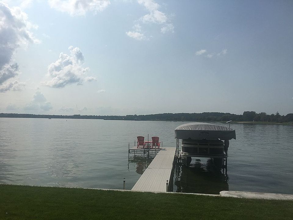 2nd image of 6711 E Lake Rd
