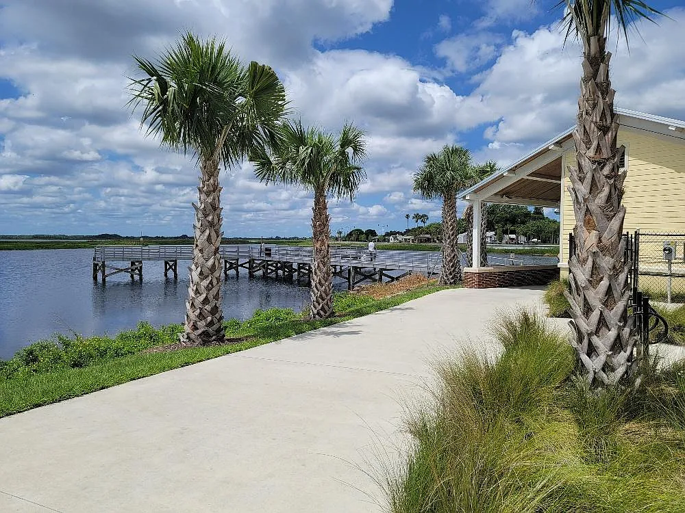 1581 Starfish St — Photo 3