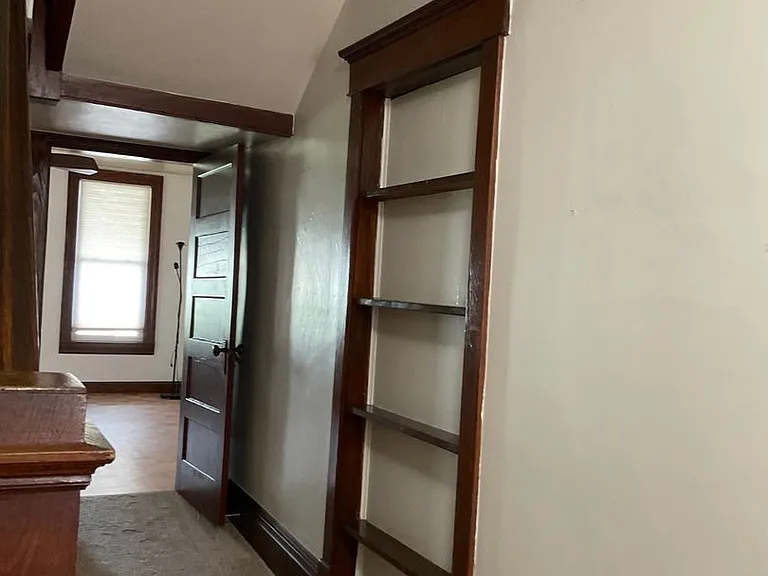 112 W Main St — Photo 8