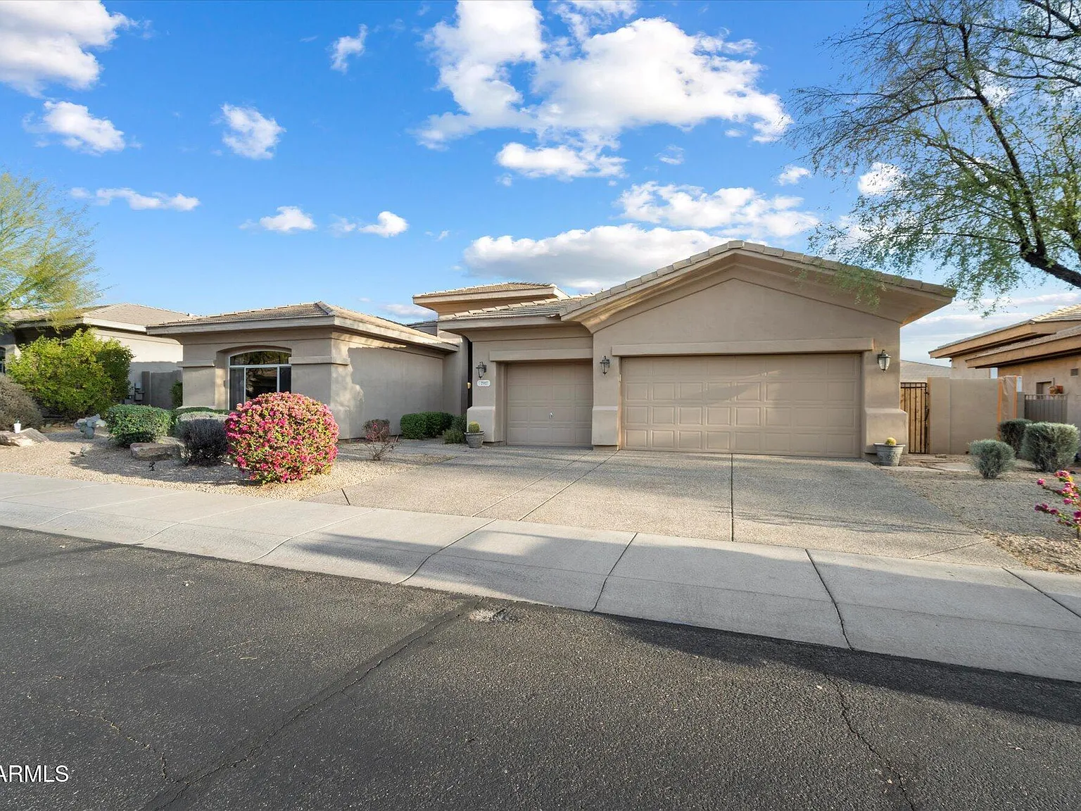 4 bed, 3.0 bath, 2839 sqft, $7,500 — Photo 2