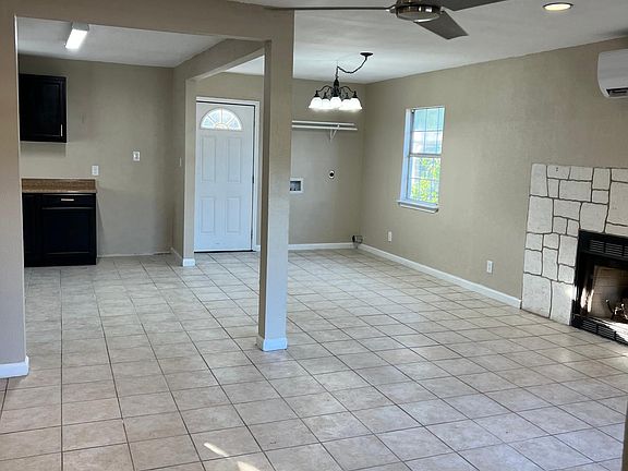 2nd image of 115 Oriole Ln
