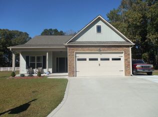 33 Grace Dr, Chocowinity, NC 27817